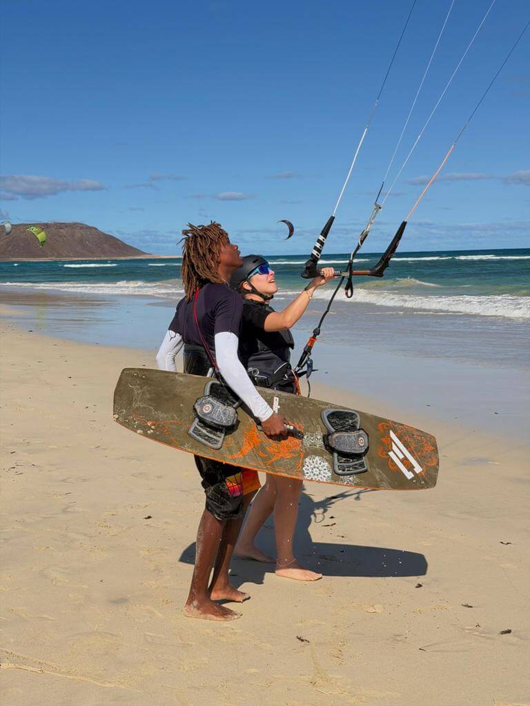 Kitesurf lesson Cabo Verde - beginner on the beach